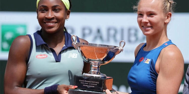 Paolini beaten again as Gauff, Siniakova win French Open doubles