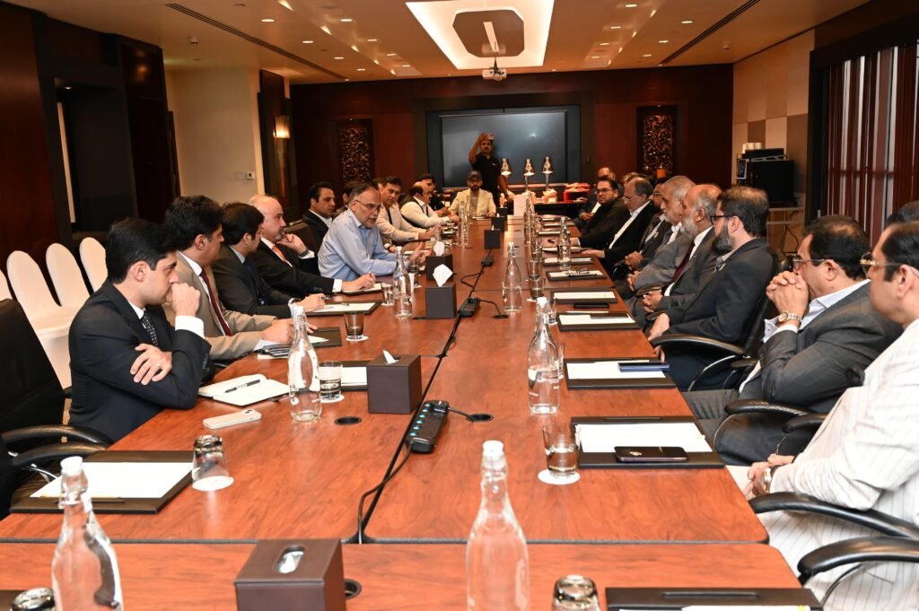 Federal Minister for Planning, Development and Special Initiatives Meets Pakistan Business Council Dubai
