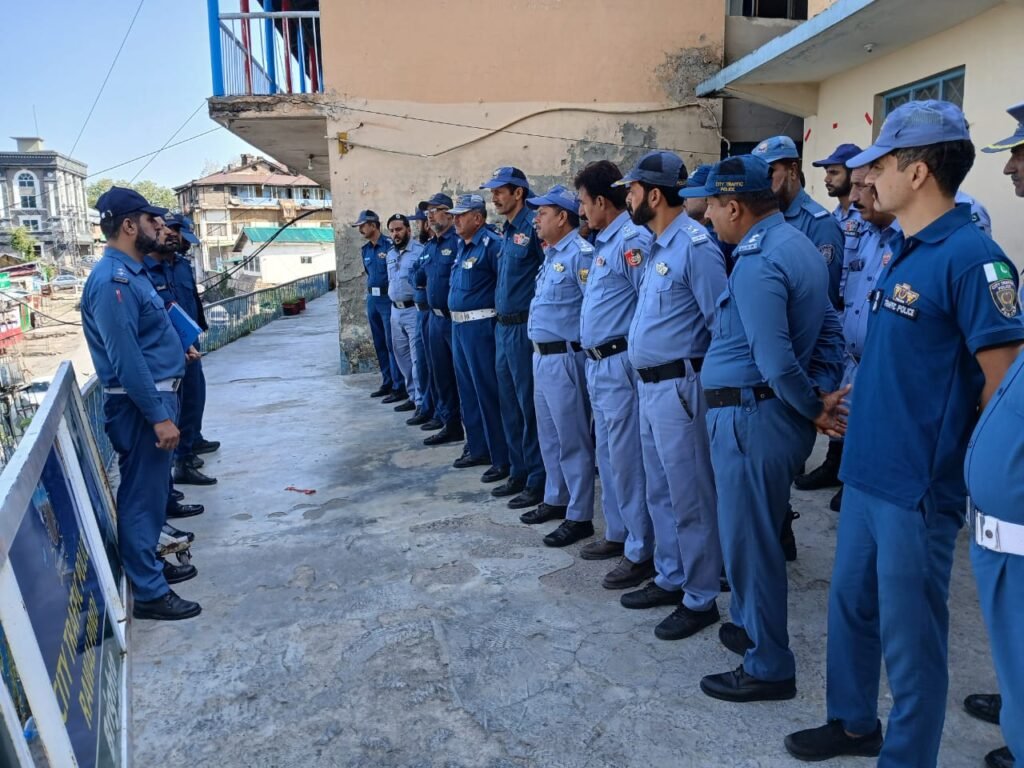 Additional traffic personnel have been deployed to manage the traffic of tourists visiting Murree during the summer season