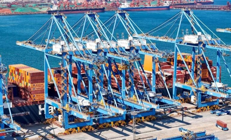 This innovation team in China's Qingdao sets 12 world records in automated port operations This innovation team in China's Qingdao sets 12 world records in automated port operations