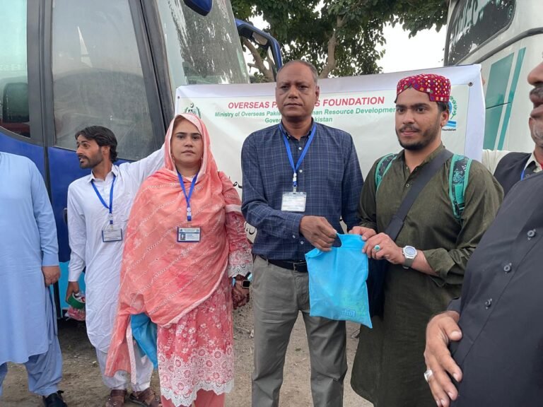 OPF Welcomes 207 Evacuated Pakistani Medical Students at Taftan Border