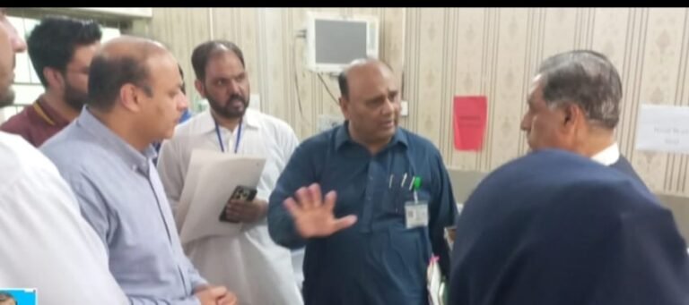 Punjab Health Advisor Major General (Retired) Dr. Azhar Kiani visited the DHQ Hospital