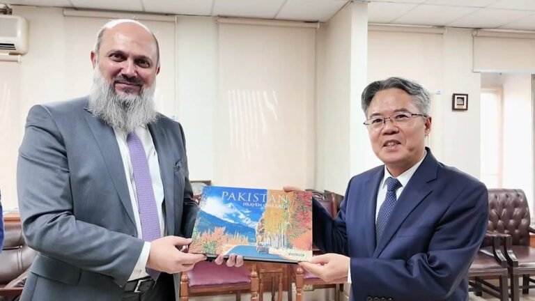 Pak-China ties explored for deeper economic cooperation