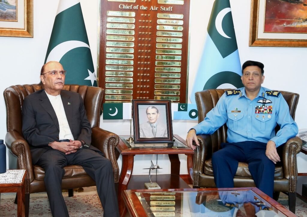 PRESIDENT OF PAKISTAN VISITS AIR HEADQUARTERS PRESIDENT OF PAKISTAN VISITS AIR HEADQUARTERS