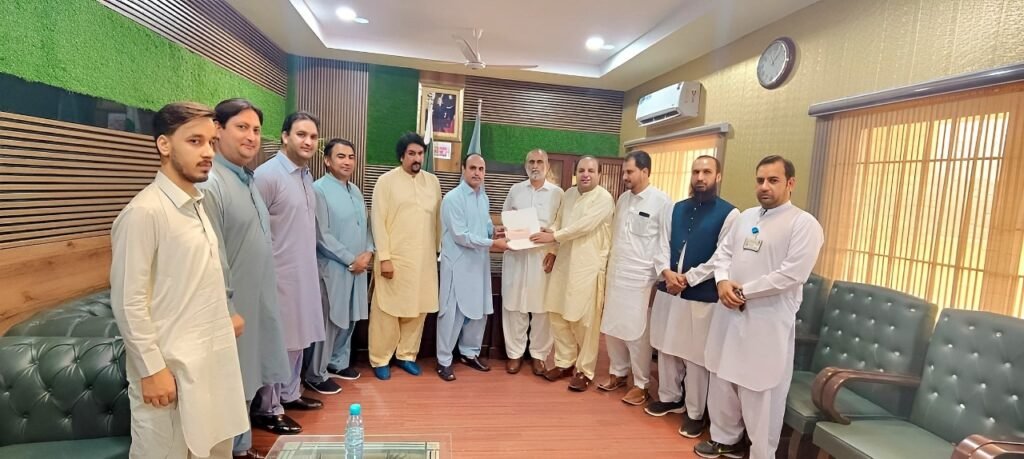 Chairman Zakat & Usher Hands Over Rs. 1 Million Cheque to University of Swat Chairman Zakat & Usher Hands Over Rs. 1 Million Cheque to University of Swat
