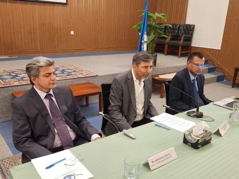 IRS Hosts Eminent Speaker Series Lecture on “Political Economies of Central Asia”