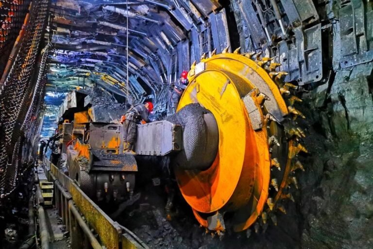 From black to green: how Ordos is turning coal lands into a clean energy frontier From black to green: how Ordos is turning coal lands into a clean energy frontier