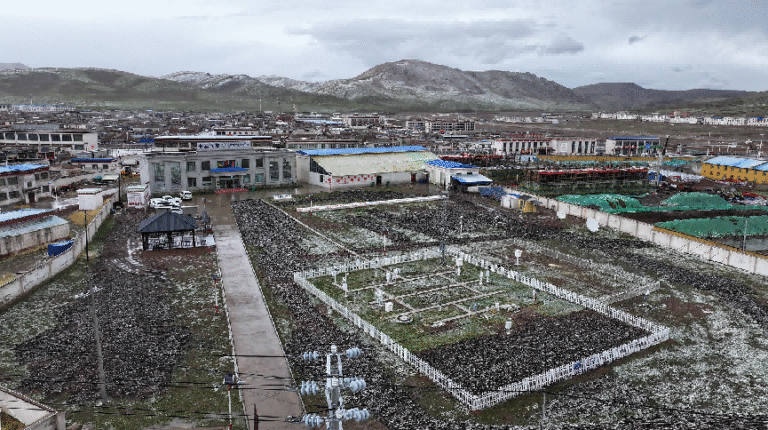 At 4,800 meters above sea level, world's highest manned weather station stands vigil At 4,800 meters above sea level, world's highest manned weather station stands vigil