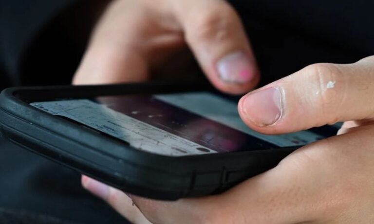 Face Scans and ID Checks: Australia’s Internet Rules to Be Overhauled Face Scans and ID Checks: Australia’s Internet Rules to Be Overhauled
