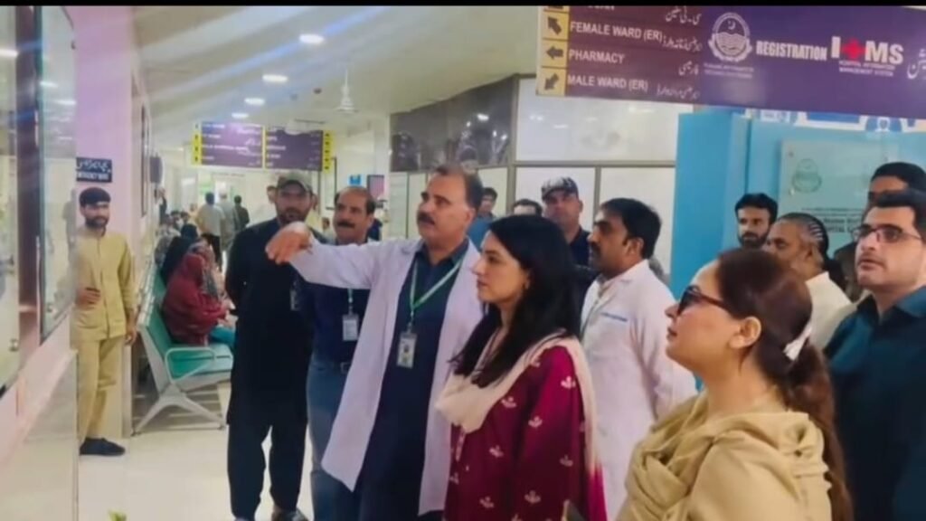 Deputy Commissioner Sarah Hayat paid a surprise visit to the District Headquarters Deputy Commissioner Sarah Hayat paid a surprise visit to the District Headquarters