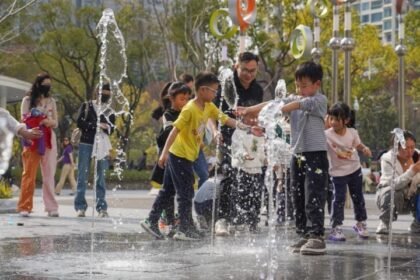 China Sees Record Number of High-Temperature Days Since March