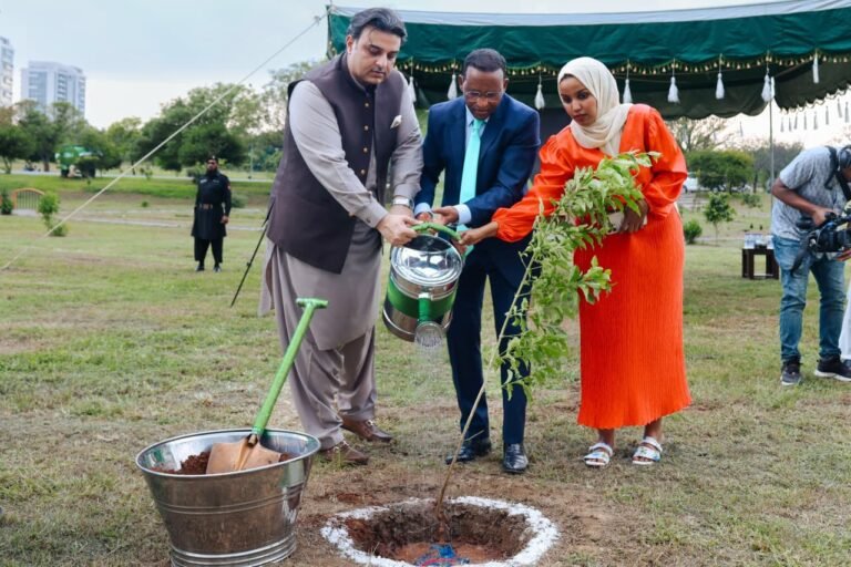 CDA Hosts Ethiopian Delegation to Launch ‘Plant Fraternity’ in Islamabad CDA Hosts Ethiopian Delegation to Launch ‘Plant Fraternity’ in Islamabad