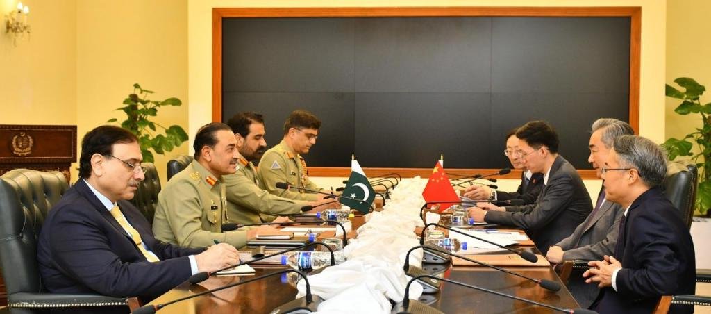Chinese FM vow to deepen strategic partnership during a "meet" with Field Marshal