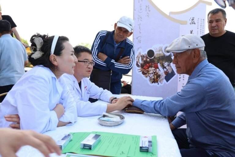 Horgos in Xinjiang brings border crossing into daily life