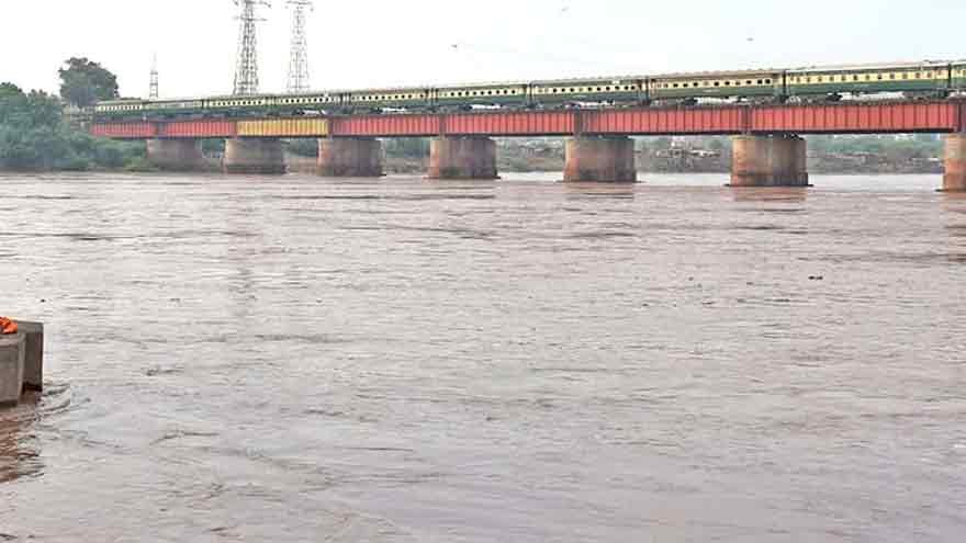 Ravi River submerges private housing society near Chuhang Ravi River submerges private housing society near Chuhang