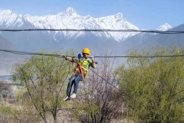 SW China's Xizang makes remarkable economic, social achievements over 60 years SW China's Xizang makes remarkable economic, social achievements over 60 years