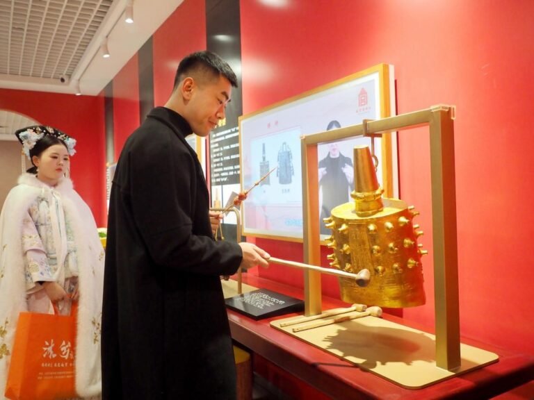 China's Palace Museum brings cultural relics closer to the public