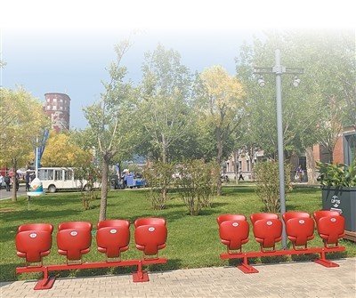 Seats for V-day celebration finds new homes across Beijing