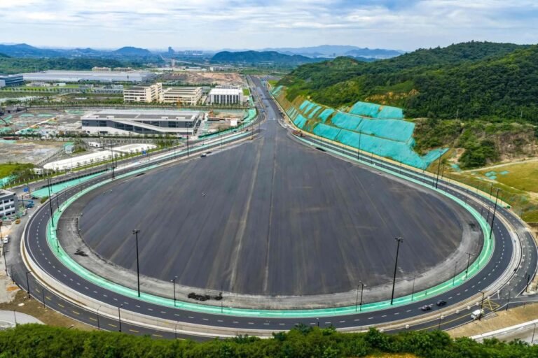 China strengthens oversight of smart vehicles for healthier industry development