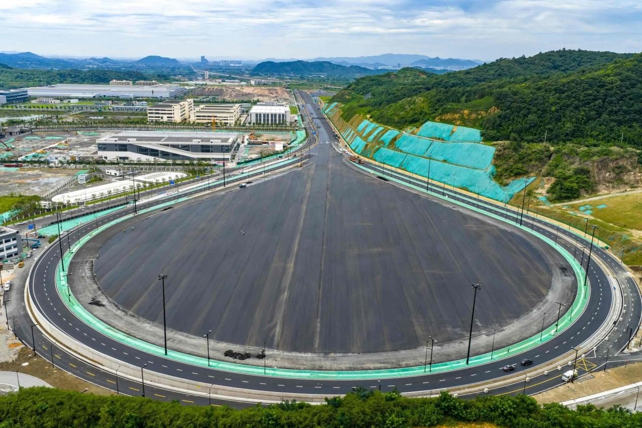 China strengthens oversight of smart vehicles for healthier industry development