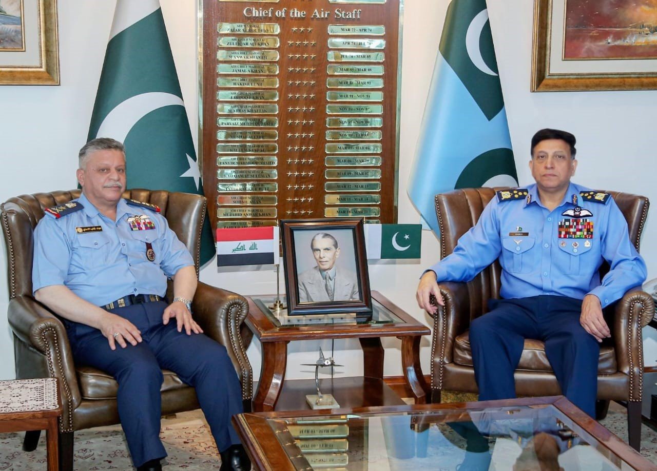 COMMANDER IRAQI AIR FORCE CALLS ON AIR CHIEF