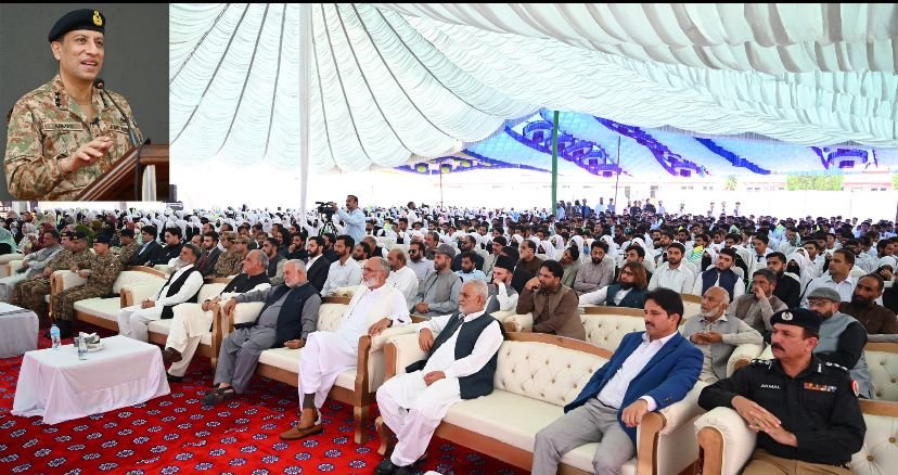 DG ISPR Holds Special Session with AJK Students and Teachers