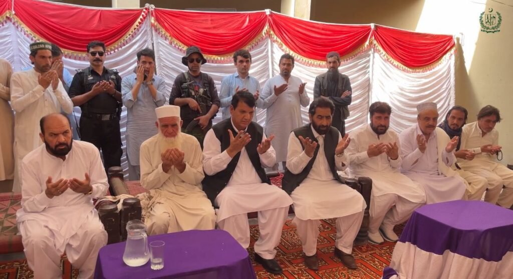 Federal Minister Ameer Muqam Visits Bara, Condoles with Victims’ Families of Tirah Tragedy Ameer Muqam Tirah visit to bereaved families in Bara tehsil, Khyber district