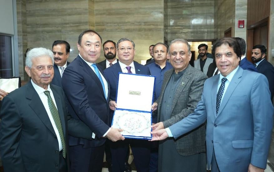 KAZAKH DPM & DELEGATES CALLED ON FED. MINISTERS