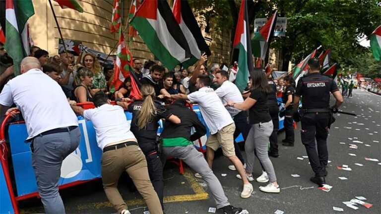 Pro-Palestinian Protest Disrupts Vuelta, Stage Shortened in Bilbao