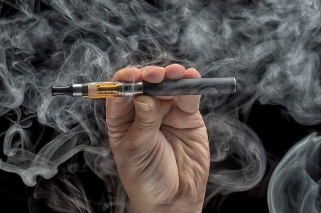 Vaping in Pakistan with flavored e-cigarettes
