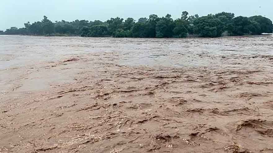 Punjab Reels Under Flood Fury as Sutlej, Ravi and Chenab Rivers Overflow Punjab Reels Under Flood Fury as Sutlej, Ravi and Chenab Rivers Overflow