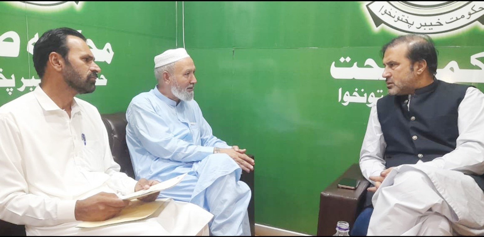 KPK CM Adviser Vows Healthcare Upgrades, Free Treatment for Journalists