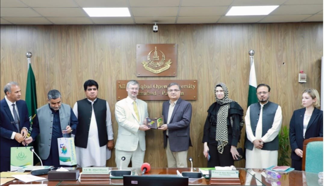 Russia offers excellent opportunities for Pakistani youth, Amb Albert