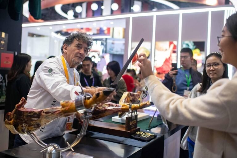 CIIE fuels success of Spain's "City of Ham"