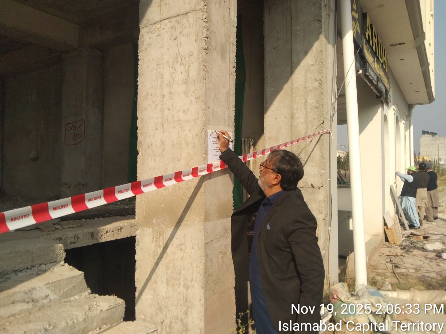 CDA Intensifies Crackdown on Unauthorized Constructions, Seals 28 Buildings in Islamabad