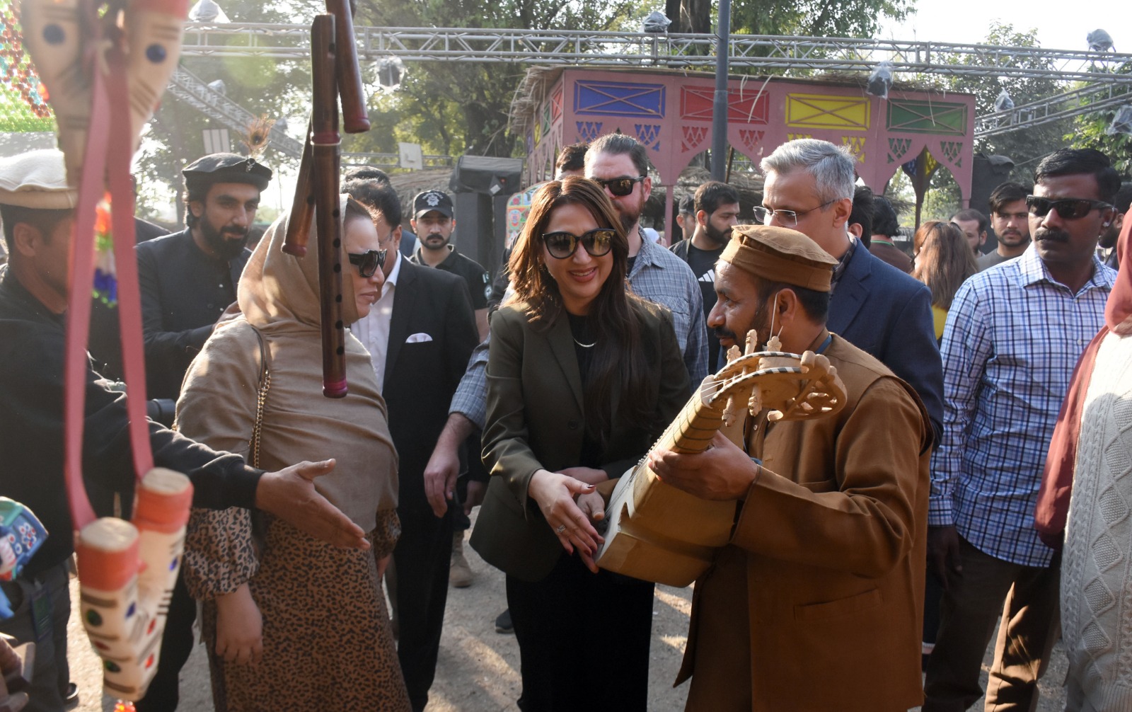 Lok Mela 2025 Day 4 Highlights Pakistan’s Cultural Diversity in Fusion Night Performance