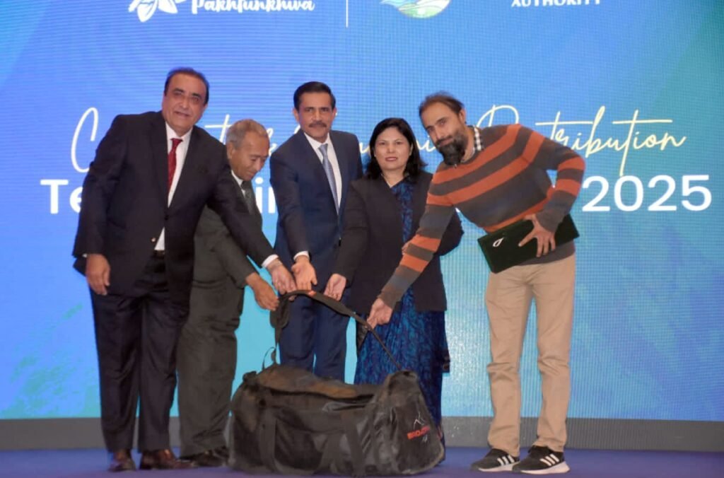 Tirich Mir mountaineers honoured at Islamabad ceremony by KPCTA and international dignitaries