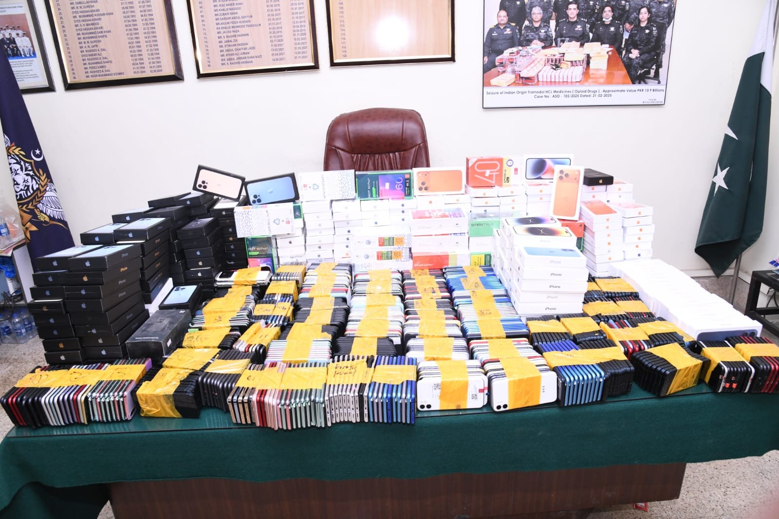 Customs Enforcement intercepts smuggled mobile phones worth Rs 62 million in Karachi operation