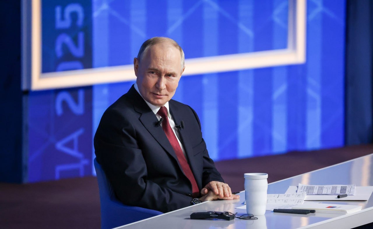 Vladimir Putin Defends Russia’s Economic Strategy, Signals Readiness for Peace Talks