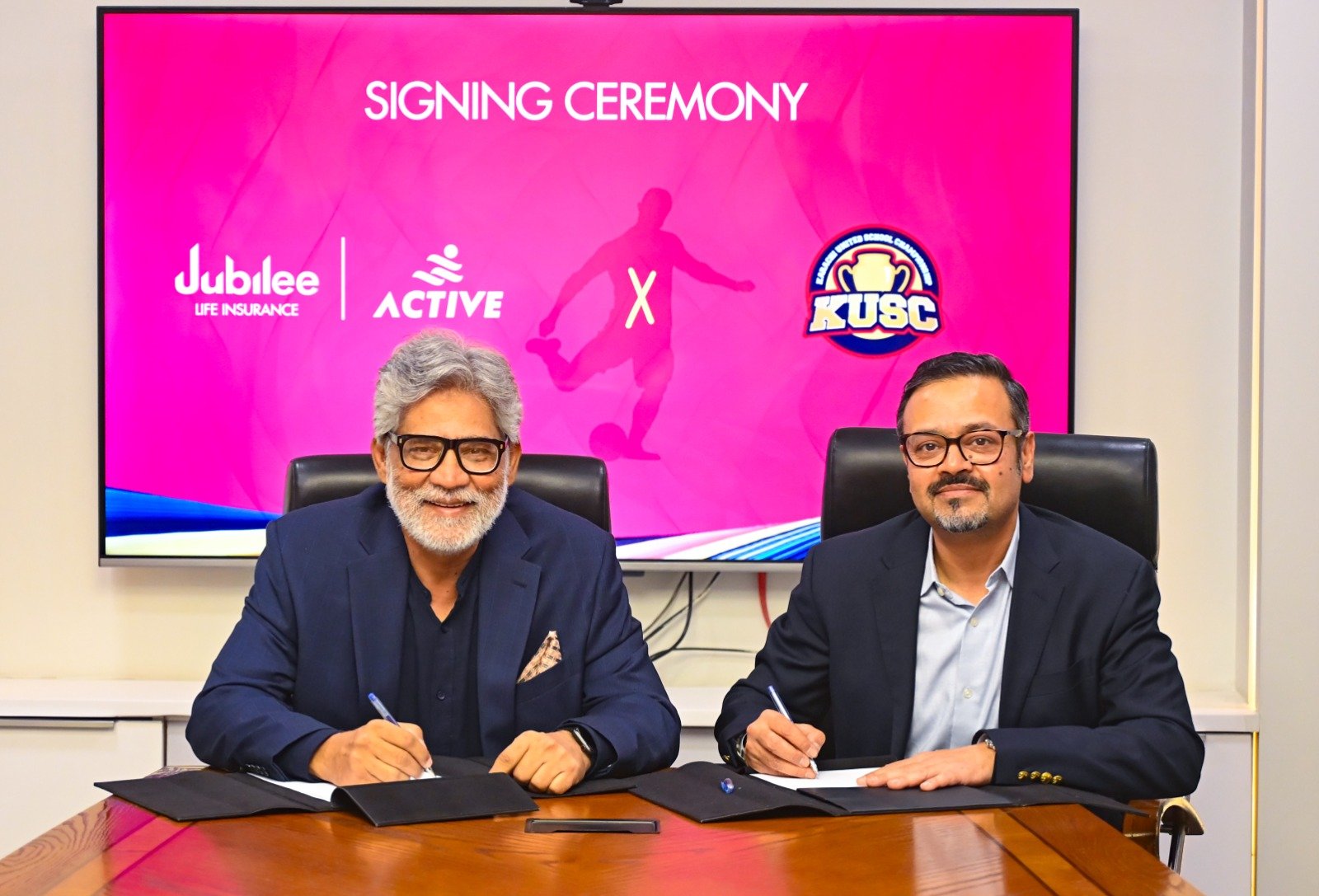 Jubilee Life Insurance signs title sponsorship for Karachi United school football championship