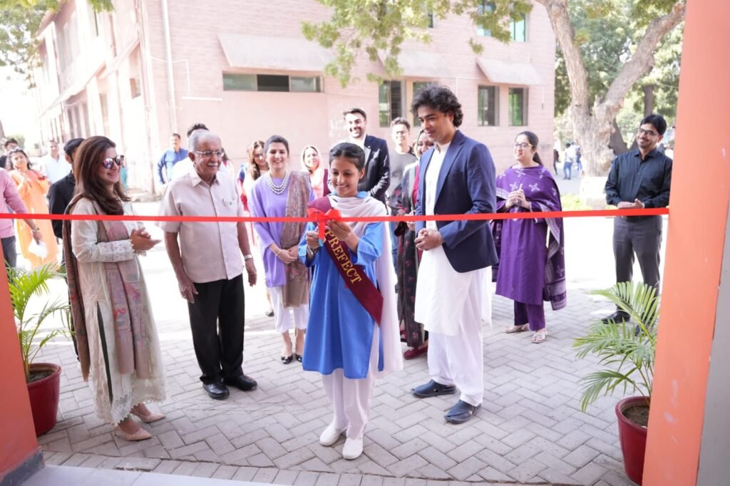 Mobilink Bank strengthens girls’ digital learning through solar-powered lab in Karachi Solar-powered digital arts lab at a girls’ public school in Karachi by Mobilink Bank