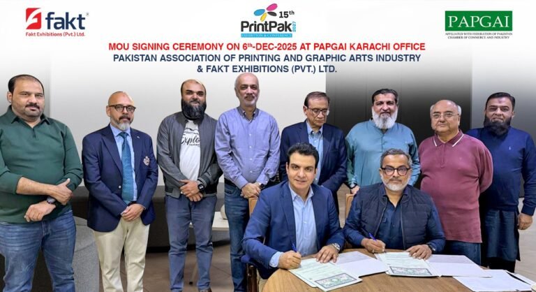 Signing ceremony of PAPGAI and Fakt Exhibitions for PrintPak 2027 collaboration