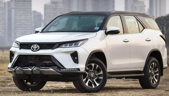 Toyota Fortuner prices cut by over PKR 2.5 million amid major revision Toyota Fortuner displayed with newly reduced prices under a limited-time offer.