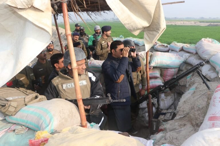 RPO Bahawalpur Ghazi Salahuddin reviewing joint police operation in Kacha Rajwani