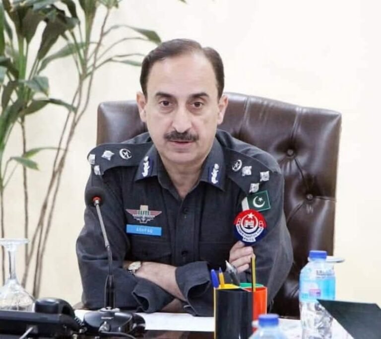 RPO Syed Ashfaq Anwar reviewing police performance in Dera Ismail Khan