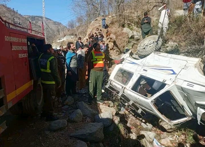 Jeep plunges into ravine in Shangla, one dead and six injured
