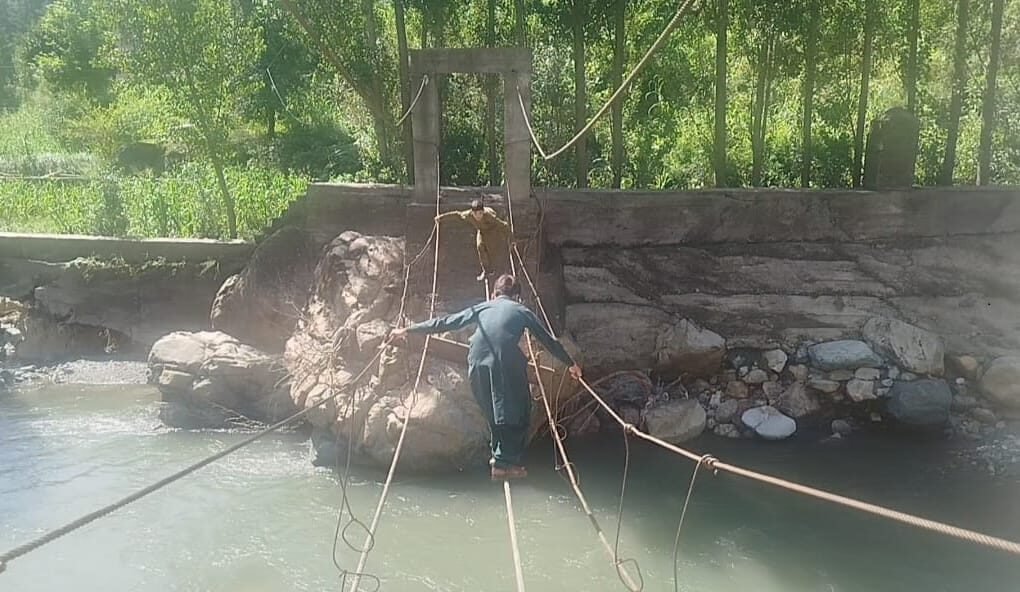 Flood-damaged bridge in Shangla remains unrestored, residents face hardship for months