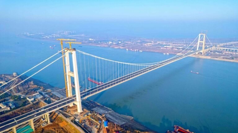 The Shuangliu Yangtze River Bridge: an engineering feat with ecological sensitivity The Shuangliu Yangtze River Bridge: an engineering feat with ecological sensitivity