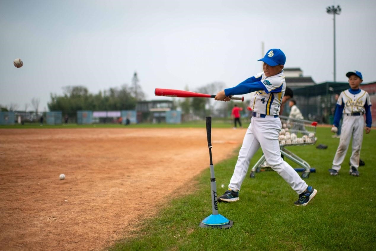 Village in E China finds new path of development in baseball
