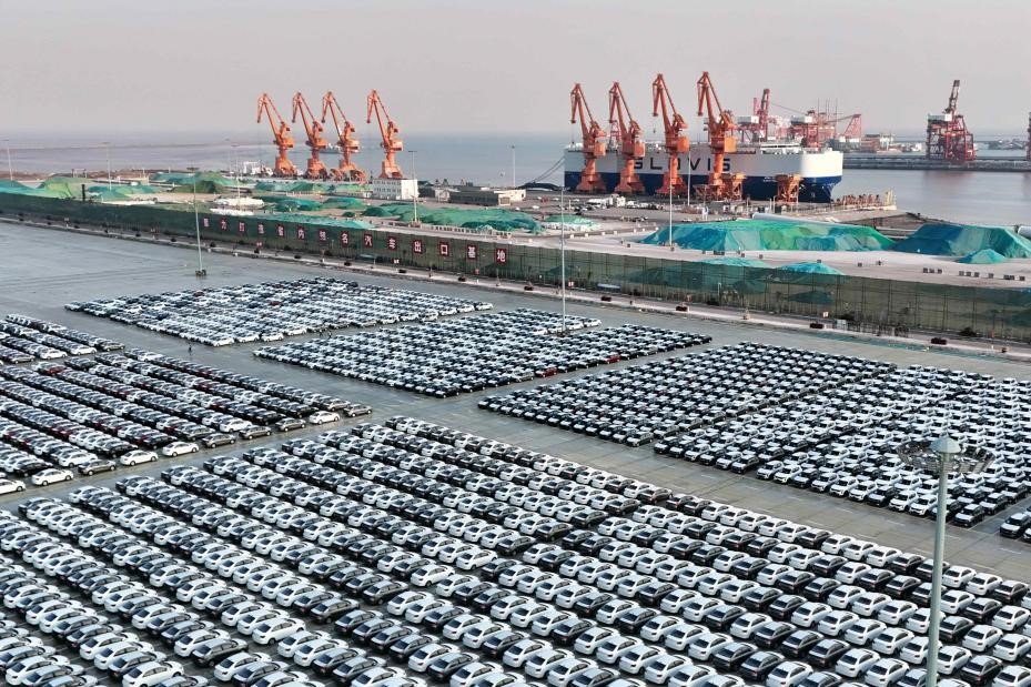 China's automobile production, sales both surpass 34 million units in 2025 China's automobile production, sales both surpass 34 million units in 2025